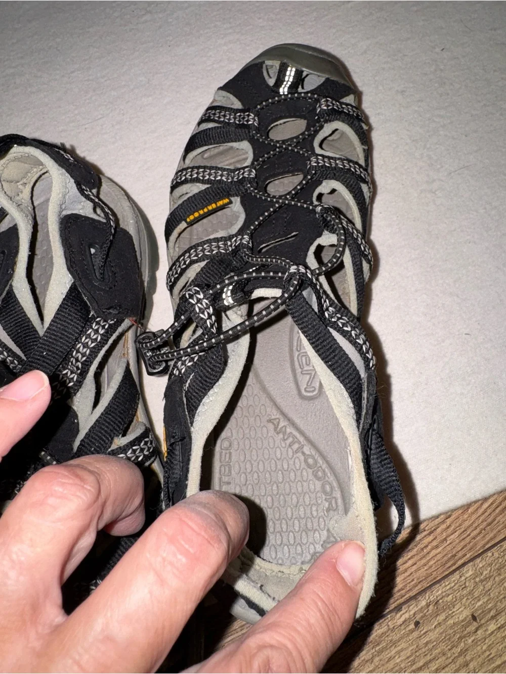 Keen Whisper Women’s Black & Gray Waterproof Sandals Sport, Hiking, Gorpcore